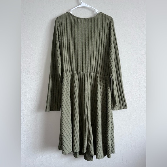 SHEIN Plus Size 4X Long Sleeve Green Dress - Picture 2 of 3